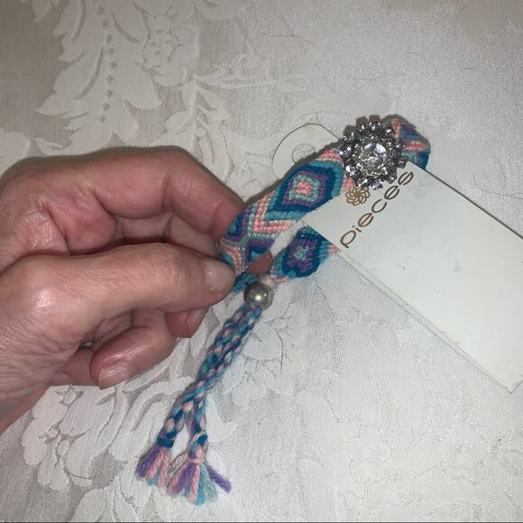 NWT WOVEN FRIENDSHIP BRACELET W/ JEWEL ACCENT - Picture 4 of 8